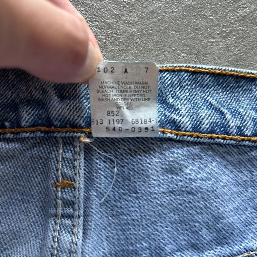 Vintage 90s Levis 540 Jeans Size 40x30 Blue Light Wash Denim Relaxed Fit USA